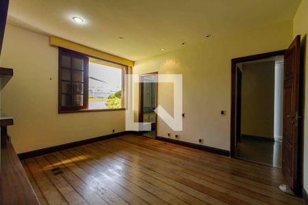 Casa de condomínio à venda com 900m², 6 quartos e 3 vagas Casa de condomínio à venda com 900m², 6 quartos e 3 vagasSuíte 1