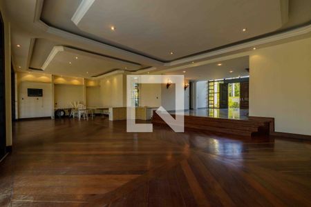 Sala de casa de condomínio à venda com 6 quartos, 900m² em Barra da Tijuca, Rio de Janeiro