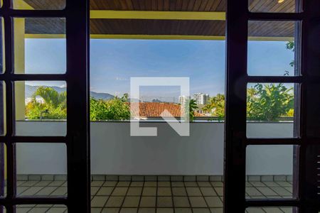 Casa de condomínio à venda com 900m², 6 quartos e 3 vagas Casa de condomínio à venda com 900m², 6 quartos e 3 vagasSuíte 2 Varanda