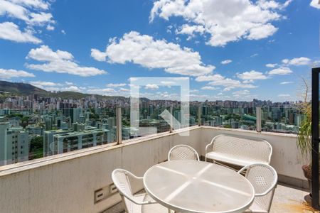 Apartamento à venda com 91m², 1 quarto e 2 vagas Apartamento à venda com 91m², 1 quarto e 2 vagasCobertura