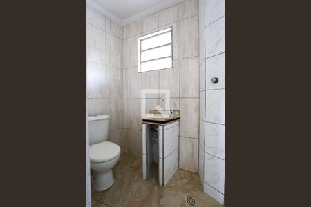 Banheiro de casa para alugar com 1 quarto, 74m² em Campo Limpo, São Paulo