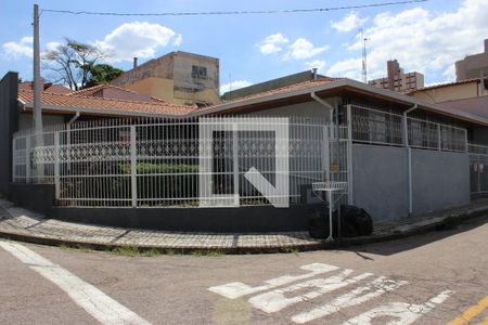 Casa à venda com 250m², 3 quartos e 1 vagaFachada