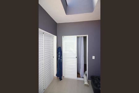 Casa à venda com 250m², 3 quartos e 2 vagasSuíte 1 Sacada 