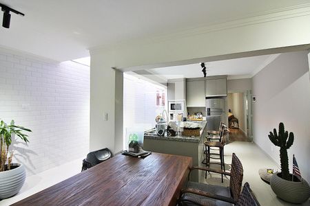 Casa à venda com 250m², 3 quartos e 2 vagasCozinha