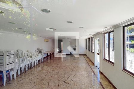 Apartamento para alugar com 72m², 2 quartos e 1 vaga Apartamento para alugar com 72m², 2 quartos e 1 vagaÁrea comum - Salão de festas