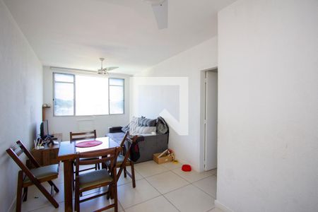 Sala de apartamento para alugar com 2 quartos, 72m² em Santa Rosa, Niterói