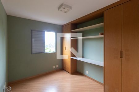 1 Quarto de apartamento à venda com 3 quartos, 64m² em Vila Sofia, São Paulo