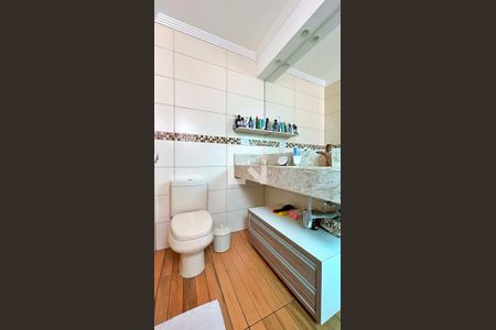 Apartamento à venda com 110m², 2 quartos e 2 vagasBanheiro da Suíte 1