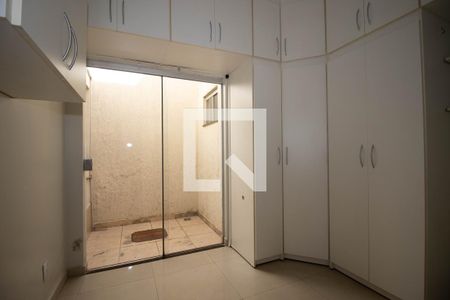 Quarto de casa para alugar com 3 quartos, 200m² em Qe 32, Brasília