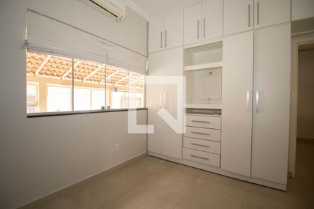 Suíte 1 de casa para alugar com 3 quartos, 200m² em Qe 32, Brasília