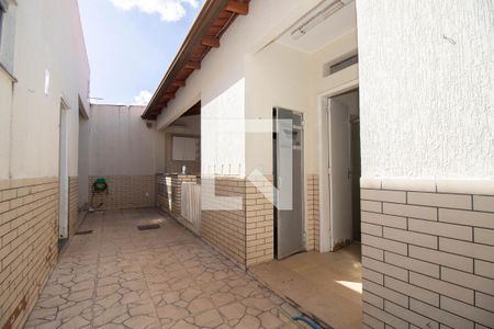 Casa para alugar com 200m², 3 quartos e 6 vagas Casa para alugar com 200m², 3 quartos e 6 vagasÁrea externa