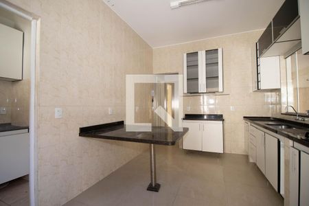 Casa para alugar com 200m², 3 quartos e 6 vagas Casa para alugar com 200m², 3 quartos e 6 vagasCozinha