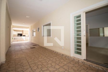 Casa para alugar com 200m², 3 quartos e 6 vagas Casa para alugar com 200m², 3 quartos e 6 vagasGaragem