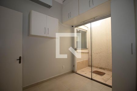 Quarto de casa para alugar com 3 quartos, 200m² em Qe 32, Brasília