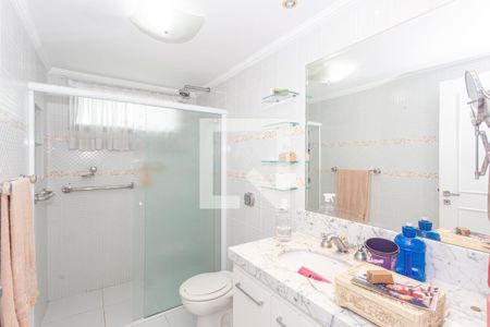 Apartamento à venda com 246m², 3 quartos e 3 vagasBanheiro Quarto 2