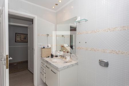 Apartamento à venda com 246m², 3 quartos e 3 vagasBanheiro Quarto 1