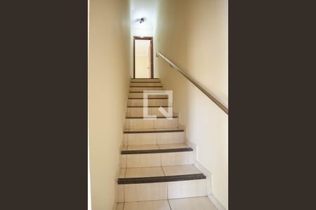 Escada de casa de condomínio à venda com 2 quartos, 55m² em São João Batista, Belo Horizonte