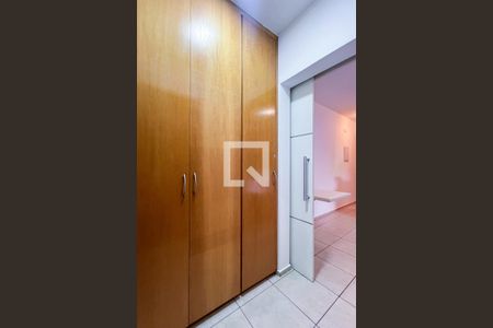 Corredor de apartamento para alugar com 1 quarto, 46m² em Vila Nova Conceição, São Paulo