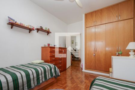 Casa à venda com 212m², 4 quartos e 3 vagas Casa à venda com 212m², 4 quartos e 3 vagasQuarto 1