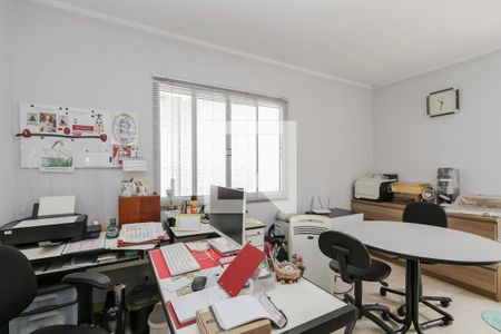 Casa à venda com 212m², 4 quartos e 3 vagas Casa à venda com 212m², 4 quartos e 3 vagasEscritório