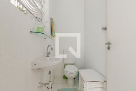 Casa à venda com 212m², 4 quartos e 3 vagas Casa à venda com 212m², 4 quartos e 3 vagasBanheiro de Serviço