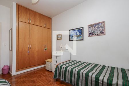 Casa à venda com 212m², 4 quartos e 3 vagas Casa à venda com 212m², 4 quartos e 3 vagasQuarto 1