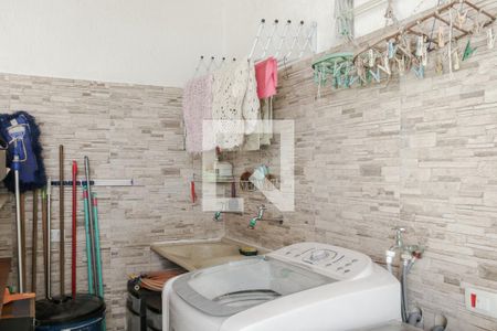 Casa à venda com 212m², 4 quartos e 3 vagas Casa à venda com 212m², 4 quartos e 3 vagasLavanderia