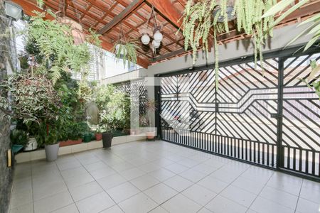 Casa à venda com 212m², 4 quartos e 3 vagas Casa à venda com 212m², 4 quartos e 3 vagasGaragem