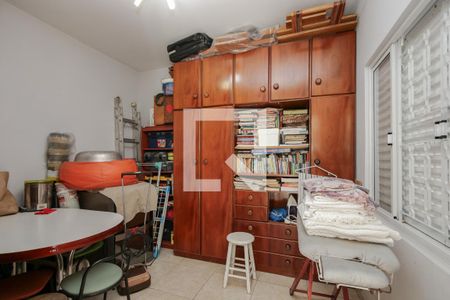 Casa à venda com 212m², 4 quartos e 3 vagas Casa à venda com 212m², 4 quartos e 3 vagasQuarto de Serviço