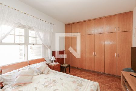 Casa à venda com 212m², 4 quartos e 3 vagas Casa à venda com 212m², 4 quartos e 3 vagasSuíte