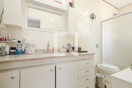 Casa à venda com 212m², 4 quartos e 3 vagas Casa à venda com 212m², 4 quartos e 3 vagasBanheiro da Suíte