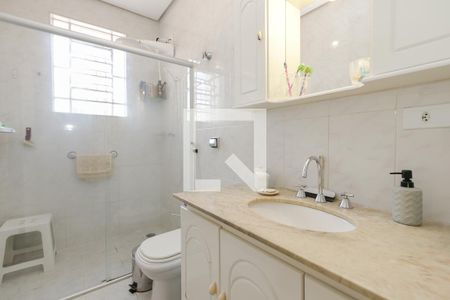 Casa à venda com 212m², 4 quartos e 3 vagas Casa à venda com 212m², 4 quartos e 3 vagasBanheiro