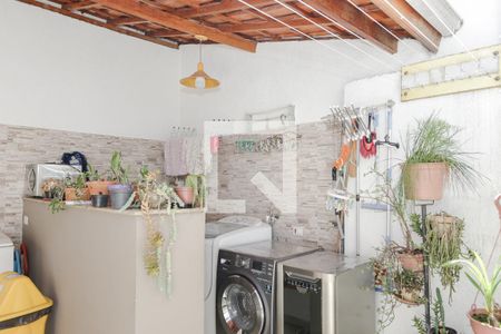 Casa à venda com 212m², 4 quartos e 3 vagas Casa à venda com 212m², 4 quartos e 3 vagasLavanderia