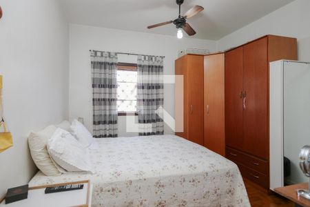 Casa à venda com 212m², 4 quartos e 3 vagas Casa à venda com 212m², 4 quartos e 3 vagasQuarto 2