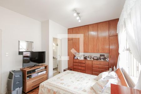 Casa à venda com 212m², 4 quartos e 3 vagas Casa à venda com 212m², 4 quartos e 3 vagasSuíte