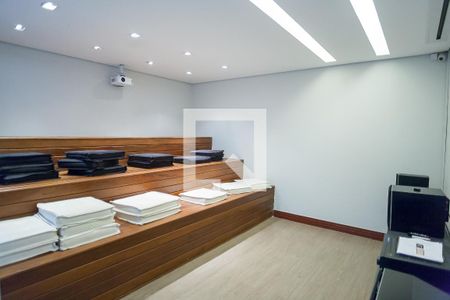 Apartamento à venda com 120m², 3 quartos e 2 vagascinema