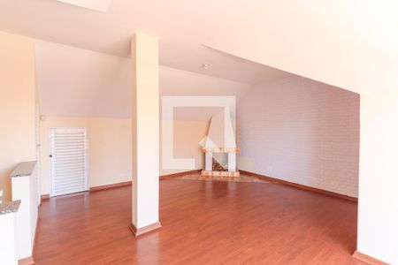 Casa para alugar com 380m², 3 quartos e 2 vagasÁtico