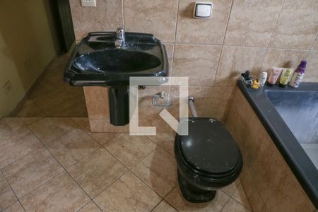 Casa à venda com 150m², 8 quartos e 2 vagas Casa à venda com 150m², 8 quartos e 2 vagasBanheiro da Suíte 2