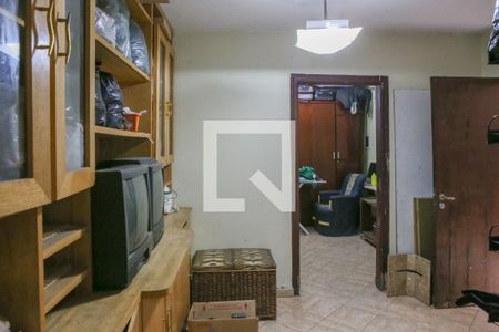Casa à venda com 150m², 8 quartos e 2 vagas Casa à venda com 150m², 8 quartos e 2 vagasEscritório