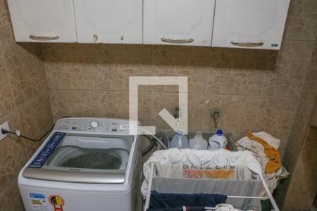 Casa à venda com 150m², 8 quartos e 2 vagas Casa à venda com 150m², 8 quartos e 2 vagasÁrea de Serviço e Quintal