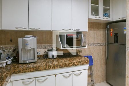 Casa à venda com 150m², 8 quartos e 2 vagas Casa à venda com 150m², 8 quartos e 2 vagasCozinha