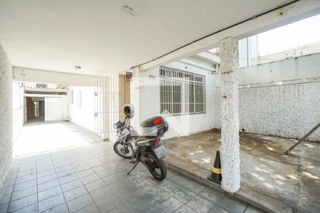 Casa à venda com 240m², 4 quartos e 6 vagasGaragem