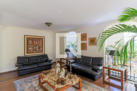 Apartamento à venda com 70m², 2 quartos e 1 vaga Apartamento à venda com 70m², 2 quartos e 1 vagaHall social