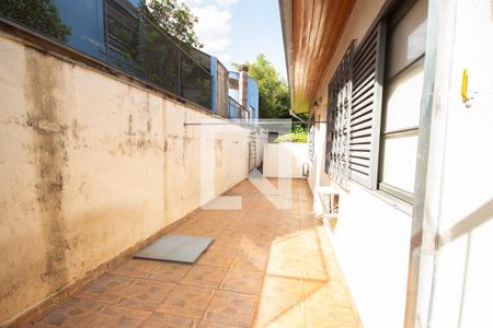 Casa para alugar com 704m², 3 quartos e 5 vagas Casa para alugar com 704m², 3 quartos e 5 vagasQuintal/Reservatorio de agua