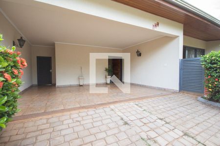 Casa para alugar com 704m², 3 quartos e 5 vagas Casa para alugar com 704m², 3 quartos e 5 vagasGaragem