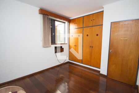 Casa para alugar com 704m², 3 quartos e 5 vagas Casa para alugar com 704m², 3 quartos e 5 vagasQuarto 2