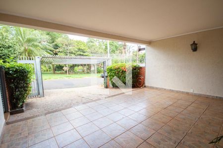 Casa para alugar com 704m², 3 quartos e 5 vagas Casa para alugar com 704m², 3 quartos e 5 vagasGaragem