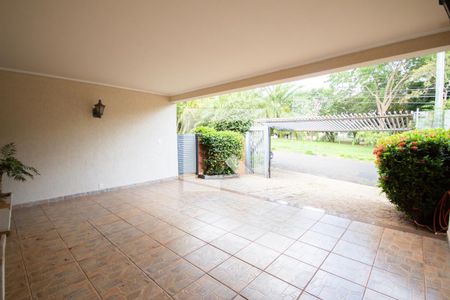 Casa para alugar com 704m², 3 quartos e 5 vagas Casa para alugar com 704m², 3 quartos e 5 vagasGaragem