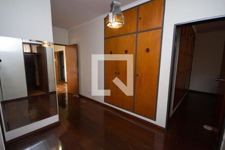 Casa para alugar com 704m², 3 quartos e 5 vagas Casa para alugar com 704m², 3 quartos e 5 vagasHall dos quartos