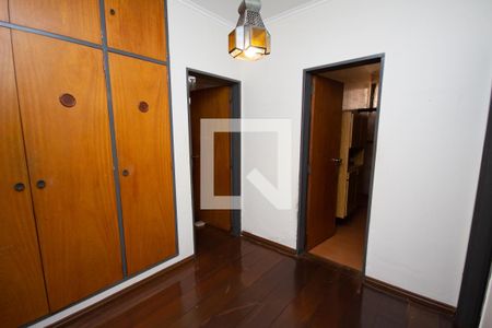 Casa para alugar com 704m², 3 quartos e 5 vagas Casa para alugar com 704m², 3 quartos e 5 vagasHall dos quartos